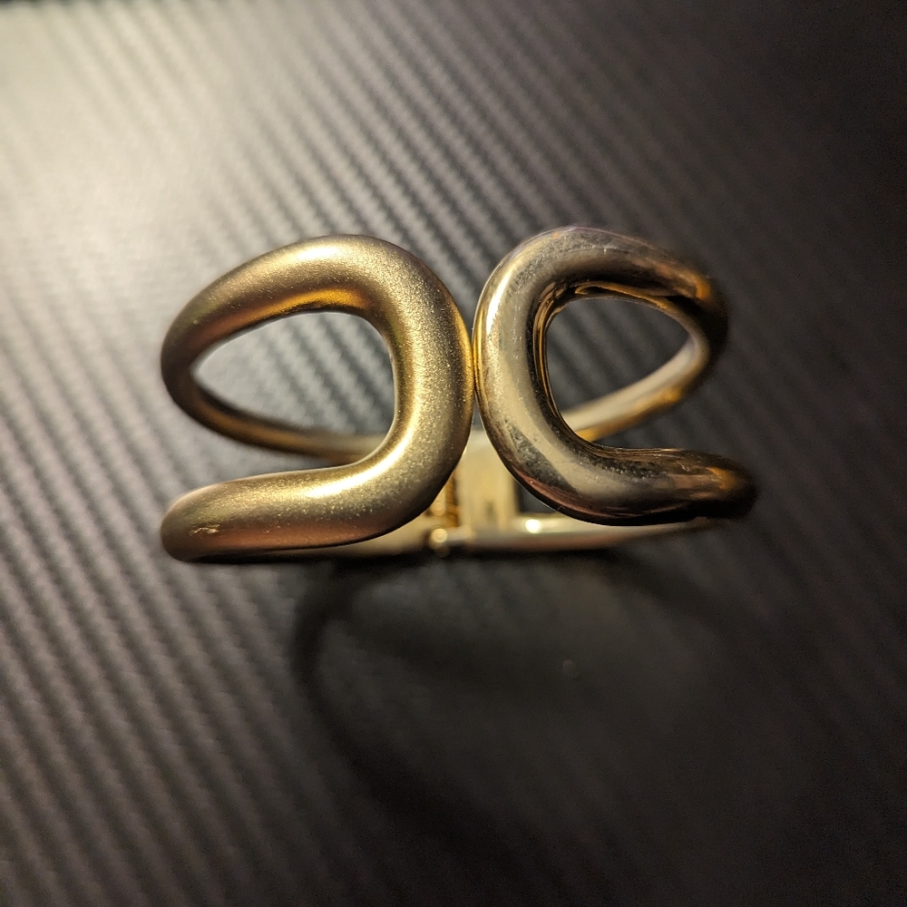 Gold Tone Bangle - Picture 5 of 6